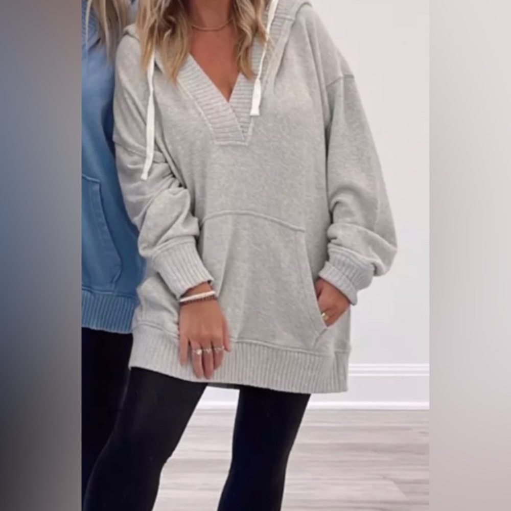 Aerie hoodie in grey, large